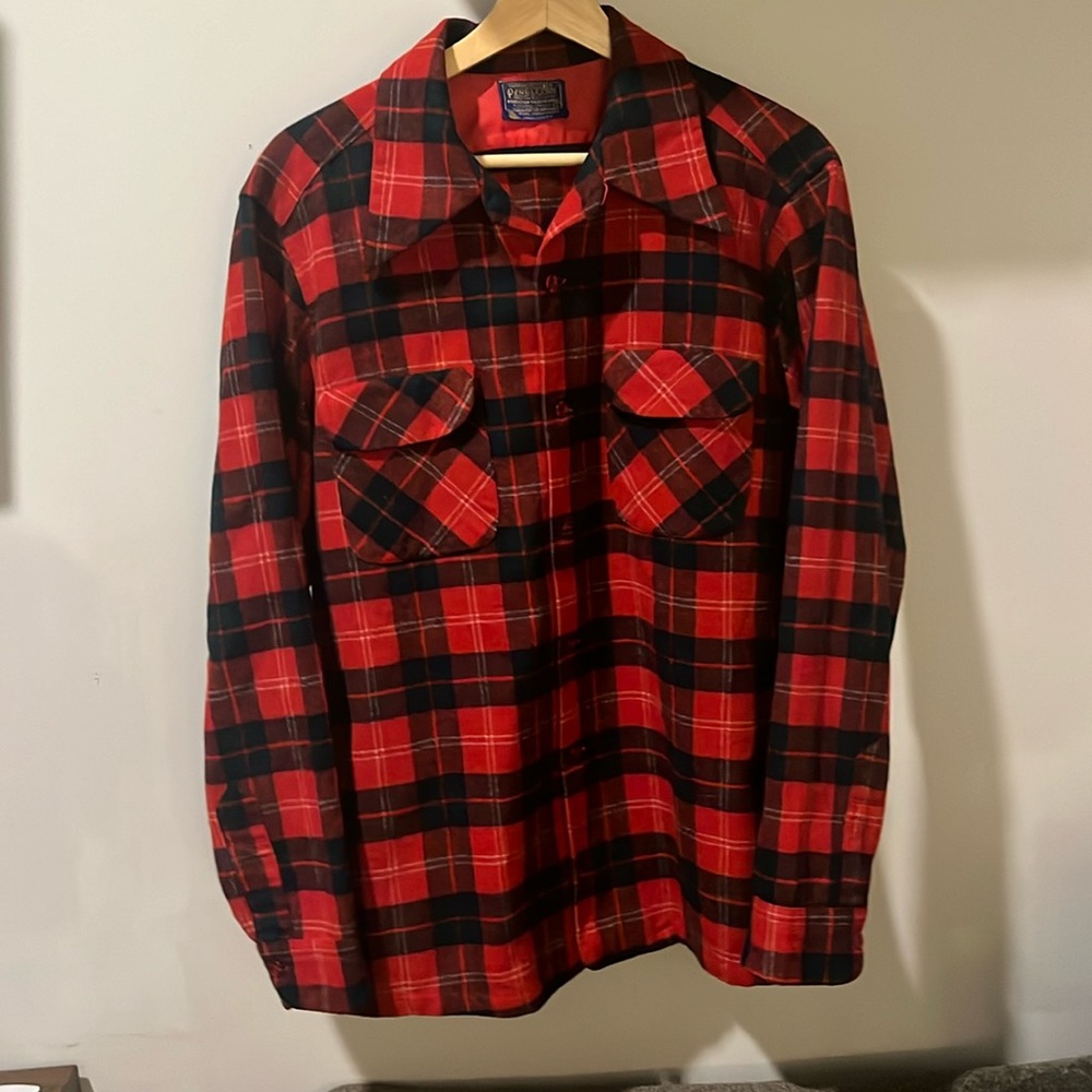 Large 100% Virgin Wool Pendleton Red Black Plaid Button Down